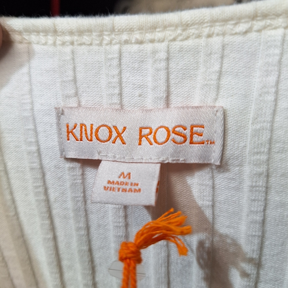 NEW!!!  KNOX ROSE TOP. - Picture 5 of 7